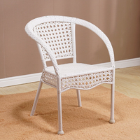 Ensemble moderne de table basse d'extérieur et de fauteuils en rotin tressé, couleur jardin, pour hôtels, cours et style contemporain