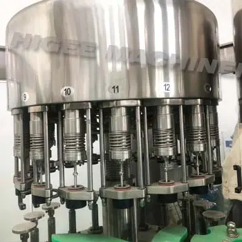 la máquina de rellenar del agua de botella de vidrio 400ml con el casquillo del tirón del anillo carbonató la máquina de rellenar de relleno de la maquinaria del refresco del agua de soda