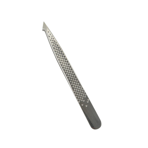 Pince à épiler en acier inoxydable au design optimal, pointe biseautée et pointue, outils de beauté professionnels de couleur unie - Product Image 4
