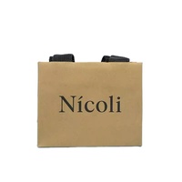 Sacs de shopping en papier kraft de luxe en gros, logo personnalisé, style classique, gaufrés, avec poignée, pour l'emballage de cadeaux