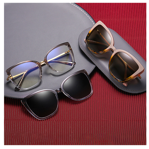 Sparloo 95317 Gafas de sol magnéticas 2 en 1 para mujer New Tac Polarized Blue Light Blocking <span class=keywords><strong>Clip</strong></span>-On Gafas con <span class=keywords><strong>lentes</strong></span> degradadas - Product Image 1