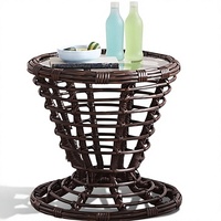 Table d'appoint en rotin brun clair de style bohème pour la décoration intérieure et extérieure, patio, jardin