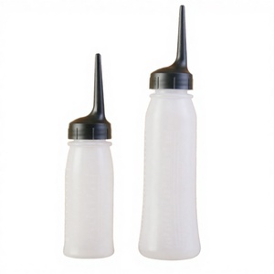 Jarra de Plástico Blanca con Boquilla Inclinada Graduada, Tapa Dosificadora Giratoria y Serigrafía para Limpieza en Seco - Product Image 3