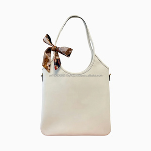 Sacs fourre-tout de marque pour femmes, grande capacité, sac à bandoulière en cuir, sac fourre-tout de luxe en jean pour l'université, Miues Personnalisé - Product Image 4