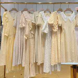 Venta al por Mayor de Vestidos Florales Variados Nuevos y Vestidos de Dama en Stock - Product Image 4