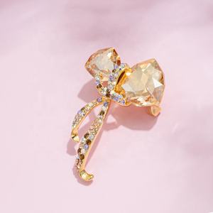 XILIANGFEIZI Vente de liquidation Bijoux en gros Broche en cristal bleu mer en forme d'arc Cadeau de mariage et de fiançailles <span class=keywords><strong>Costume</strong></span> OL avec accessoires - Product Image 6