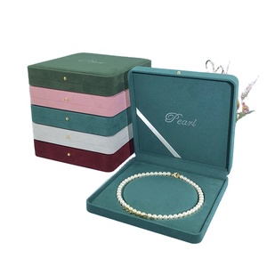 Nueva Caja de Joyería con Esquinas Redondeadas y Hebilla Dorada, Caja de Joyería de Moda, Caja de Terciopelo para Collares - Product Image 1