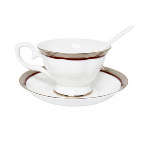 Service à thé élégant en porcelaine fine avec soucoupe, bordure or et rouge, écologique, durable, vaisselle haut de gamme pour hôtels, service de thé et repas raffinés - Product Image 1