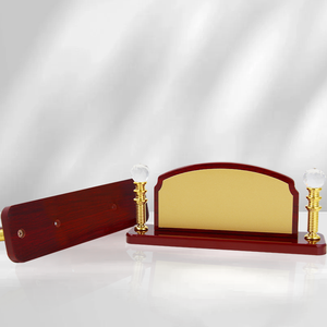 Venta al por mayor soportes de bola doble placa de madera Premio placa de aluminio dorado rojo oscuro colección de alta calidad Placa de mesa de regalo