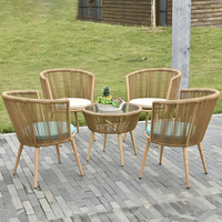 Support personnalisation Chaises modernes de jardin en rotin pour les repas d'extérieur Patio fauteuils de balcon confortables et décontractés