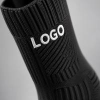 Chaussettes de sport Chevron avec soutien de la voûte plantaire, chaussettes de créateur, chaussettes mi-mollet personnalisables avec logo, idéales pour les activités de plein air et les sports d'équipe