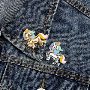 Spilla in metallo a forma di cavallo in corsa, stile cartone animato, accessorio per borsa regalo e astuccio, distintivo, medaglia - Product Image 2
