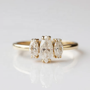 Bague de fiançailles ZYO personnalisée en argent 925 de haute qualité avec trois moissanites VVS, coupe marquise, plaquée or, pour femmes et hommes - Product Image 1