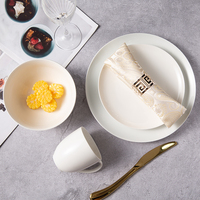 Service de table en porcelaine blanche élégant – Vaisselle en céramique, bols, tasses, assiettes – Portable, réutilisable, compatible lave-vaisselle pour hôtels et restaurants