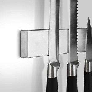 Bandes de support de <span class=keywords><strong>barre</strong></span> de couteau <span class=keywords><strong>magnétique</strong></span> en acier inoxydable <span class=keywords><strong>pour</strong></span> <span class=keywords><strong>couteaux</strong></span> de <span class=keywords><strong>cuisine</strong></span> allemands Support mural de porte-couteau <span class=keywords><strong>magnétique</strong></span> de 16 pouces - Product Image 5