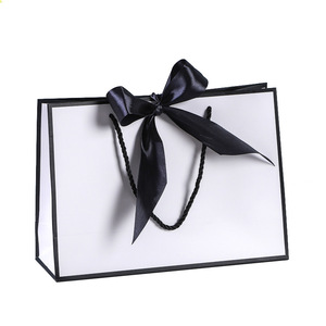 Elegant Edge Frame Design White <b>Paper</b> Gift Bag Customized Logo Service Cosmetic Store Retail Packaging Shopping Bags - Product Image 6