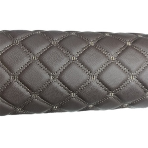 Matériau de tapis de voiture en cuir Matériaux de tapis de voiture en PVC personnalisés Matériaux de couverture de siège en rouleau avec la meilleure qualité - Product Image 1