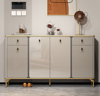 Meuble de rangement à chaussures moderne de luxe léger pour entrée, armoire à chaussures à panneaux cannelés avec porte battante, meuble organisateur de chaussures pour couloir avec cadre doré