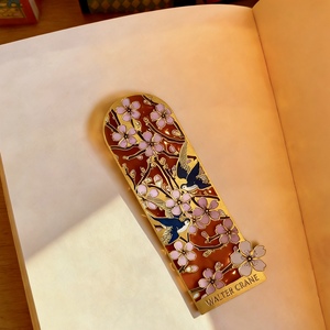 Marque-page personnalisé <span class=keywords><strong>en</strong></span> émail avec motif clé de sol, cabochon, bibelot, chasseur de démons, mariage, enseignant, Coran, gothique, feuille métallique, anime - Product Image 1