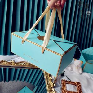 Shipping Paper Carton Cardboard Gift Boxes For Roses Packaging Box Hair Accessory Strawberry Boxed Pajamas Laser Cut