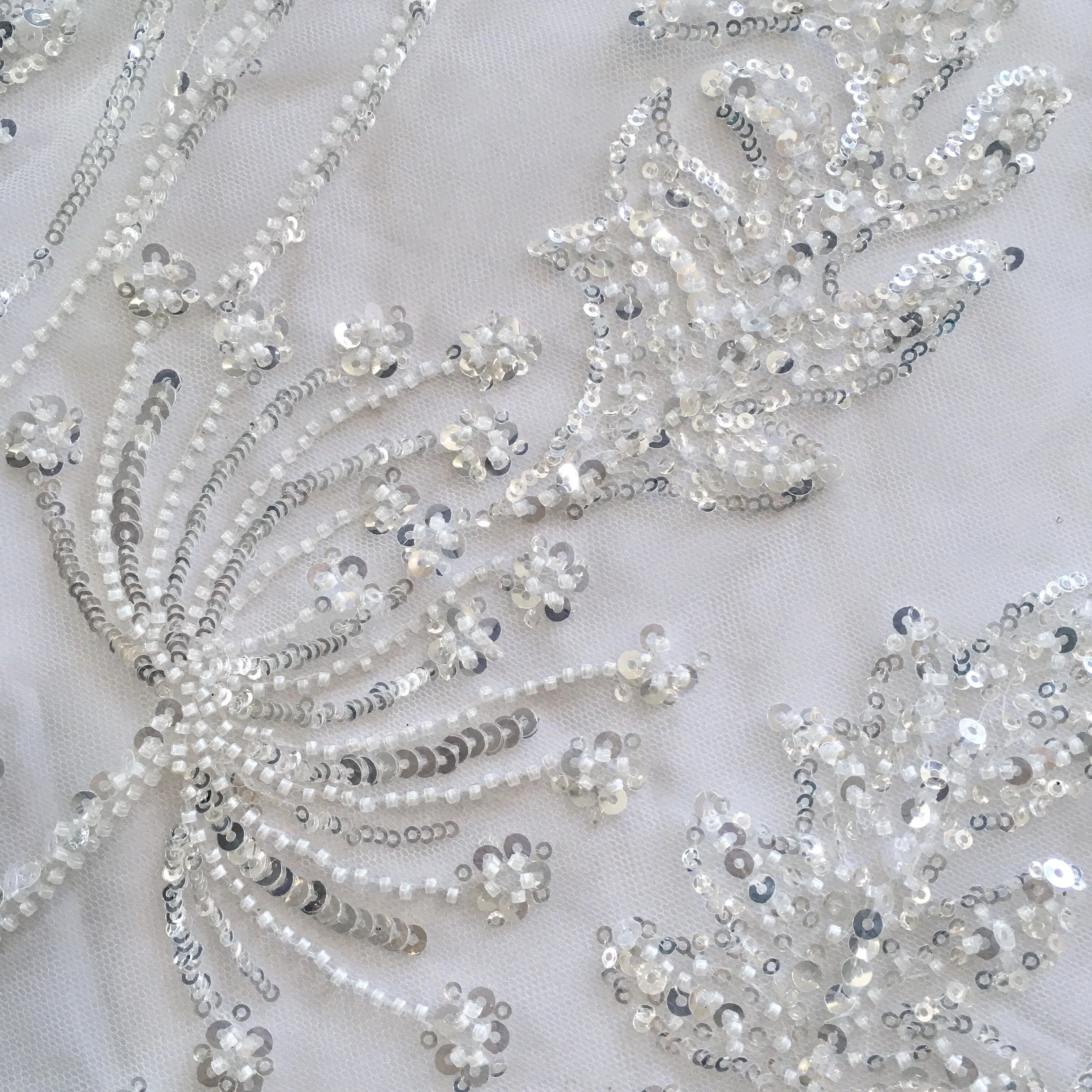 Factory outlet 100% polyester de luxe perlée cristal pissenlit broderie robe de mariée en dentelle tissu