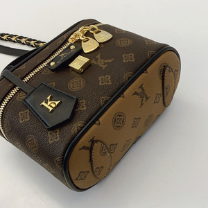 Sac à main décontracté pour femme haut de gamme et tendance avec fermeture éclair, doublure intérieure en polyester et décoration chaîne - Product Image 4