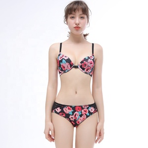 Nouvel Arrivage Ensemble Soutien-Gorge et Culotte Femme Sexy en Dentelle Imprimée à Bretelles Croisées avec Armatures, Lingerie Push-Up Grande Taille - Product Image 1