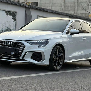 ออดี้ เอ3 สปอร์ตแบ็ค ปี <span class=keywords><strong>2022</strong></span> รุ่น 1.4TFSI และ 35TFSI ซีดาน - ดีไซน์ทันสมัยและสปอร์ต เครื่องยนต์เบนซิน เกียร์อัตโนมัติ พวงมาลัยซ้าย ภายในสีเข้ม - Product Image 1