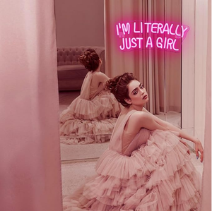 Panneau néon « I'M Literally Just a Girl » en rose, panneau LED néon pour décoration murale - Product Image 3