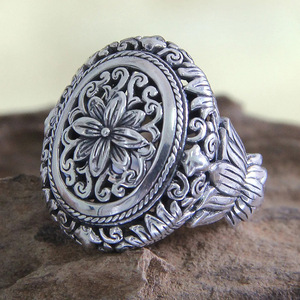 Anello Vintage con Croce, Fiore di Iris e Loto, Stile Hip Hop, in Metallo Invecchiato, Anello da Dito alla Moda - Product Image 1