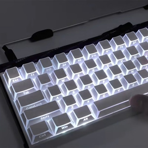 Clavier mécanique personnalisable avec 137 touches rétroéclairées imprimées sur le côté, doté d'un design <span class=keywords><strong>angulaire</strong></span> et de hauteur originale. - Product Image 3