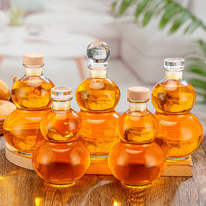 Bouteille en verre transparente en forme de <span class=keywords><strong>gourde</strong></span> 250ml 375ml 500ml pour boisson alcoolisée vodka rhum boisson avec <span class=keywords><strong>bouchon</strong></span> en liège polymère - Product Image 1