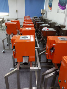 0.2mm yerçekimi serbest düşme kauçuk plastik granül dedektörü alüminyum demir <span class=keywords><strong>Metal</strong></span> ayırıcı - Product Image 4