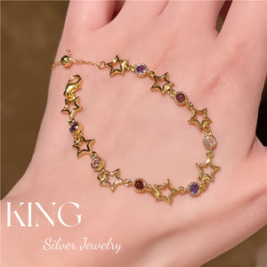 กำไลข้อมือรูปดาว King Silver Jewelry รุ่น S925 เงินแท้ชุบทอง ประดับคริสตัลรูปดาวห้าแฉก เหมาะสำหรับทุกเพศทุกวัย สวมใส่ได้ทุกวัน - Product Image 2