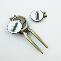 Boîte cadeau d'accessoires de golf en métal sur mesure avec outil de réparation de divots et marqueur de balle moulés sous pression