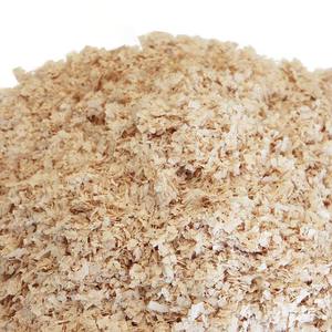 DongnaiPETS Flocons de bois de pin 100% naturels écologiques, sans poussière, hautement absorbants, contrôle supplémentaire des odeurs, en forme de bande, 1kg pour petits animaux - Product Image 4