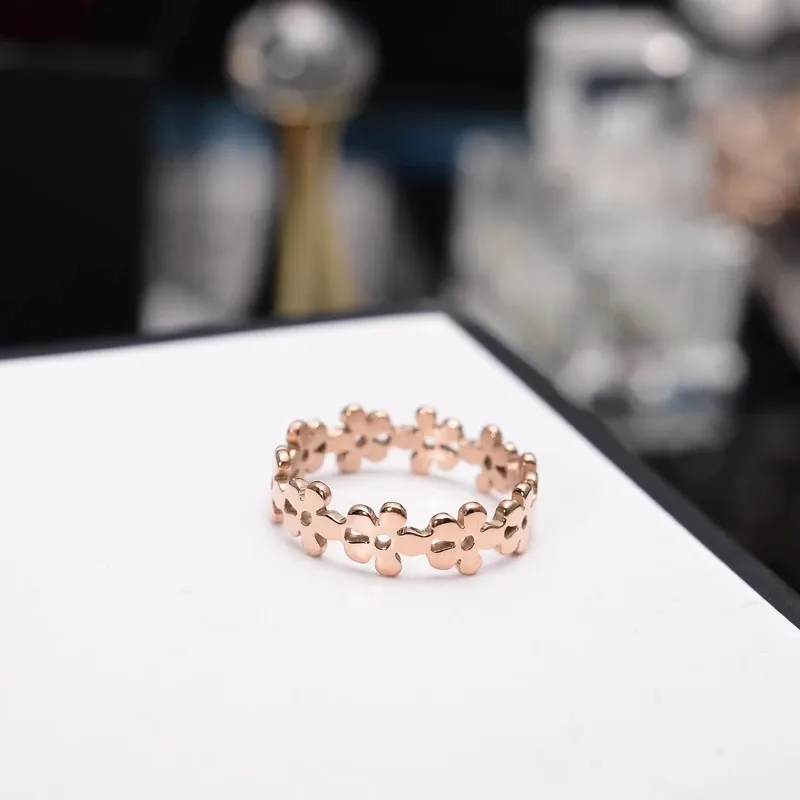 Rose Gold Plated Flower Finger Ring Woman Ladies Wedding Lover Ring 316 Titanium steel Jewelry Stainless Steel ring Wholesale