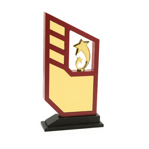 Trofeo Deportivo POOJA GIFT CORPORATION Modelo 1709 con Diseño de Estrella Chapada en Oro y Grabado en Relieve sobre Base Roja/Amarilla de Madera Portátil - Product Image 2