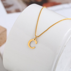 Collar con Letra A de Acero Inoxidable, Cadena Chapada en Oro de 18K, para Regalo o Uso Profesional - Product Image 3