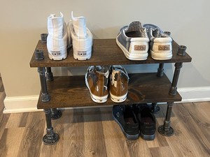 Étagère à chaussures à 2 niveaux en métal antique avec étagère en bois Design industriel pour le rangement des armoires de salon dans la chambre sombre - Product Image 4