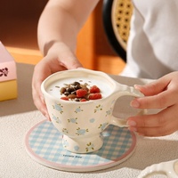 Tasses en céramique florales modernes au design frais et délicat pour le petit-déjeuner domestique ou les tasses à café à haute apparence.