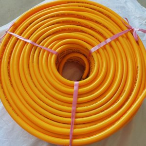 Tuyau <span class=keywords><strong>flexible</strong></span> tressé haute qualité, résistant à la pression, <span class=keywords><strong>orange</strong></span>, anti-UV et anti-usure - Product Image 1