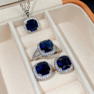 Set di gioielli in vetro blu zaffiro quadrato, accessori di moda eleganti e di lusso per le donne - Product Image 4