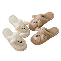 Nouvelles pantoufles d'hiver 2024 en peluche motif ours de dessin animé, chaudes, antidérapantes, résistantes à l'usure, pour femmes et couples, usage domestique, semelle extérieure en PVC, vente en gros