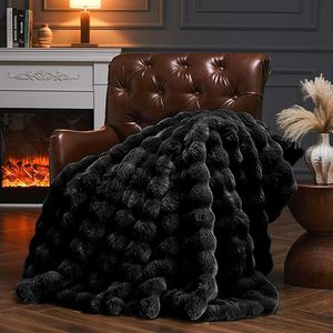 Couverture Polaire Luxe Personnalisée en <span class=keywords><strong>Fausse</strong></span> <span class=keywords><strong>Fourrure</strong></span> pour Décoration Intérieure – Tailles Twin, Queen, King – Couverture d'Hiver Noire – Vente en Gros à Prix Abordable - Product Image 1