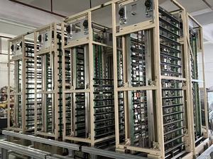 Jalur perakitan terus-menerus otomatis kustom pengangkat barang bawaan peralatan pengangkat kargo konveyor baki bolak-balik vertikal - Product Image 5