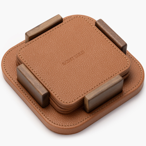 Sous-verres modernes empilables faits à la main et écologiques en bois de noyer et cuir pour restaurants, maisons et hôtels - Product Image 1