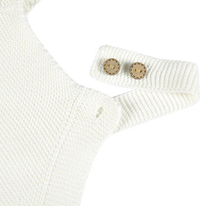 Venta de Fábrica: Ropa de Verano Blanca para Bebé, Hermoso, Cómodo y Suave Pelele para Niña - Product Image 5