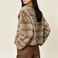 Tyan 2026 Nouvelle Veste Courte en Véritable Fourrure de Lapin Taupe pour Femme, Design à Grand Col, Mode Hiver