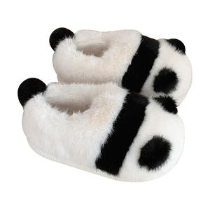 XIXITIAO Pantoufles d'automne et d'hiver pour femmes, pantoufles en peluche pour enfants, grandes chaussures d'animaux vache, pantoufles d'intérieur moelleuses pour filles - Product Image 1